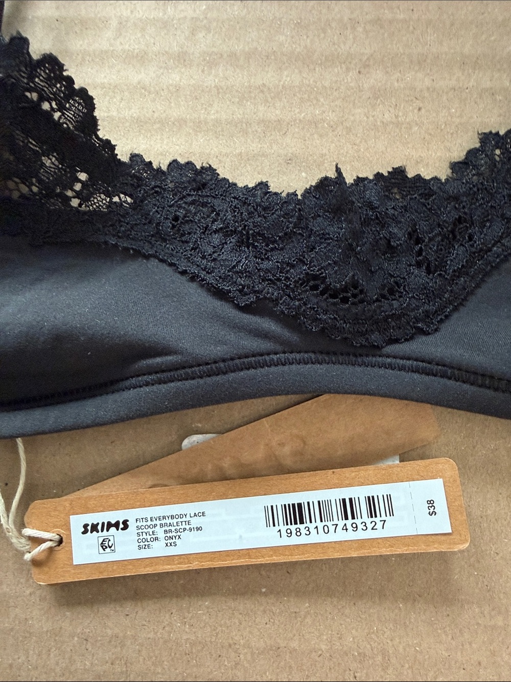 SKIMS Fits Everybody Lace Scoop Bralette - Onyx XXS - Picture 2 of 9